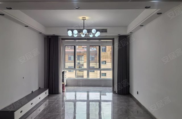 东海德惠尚书房5室3厅150.82㎡85.8万二手房图片