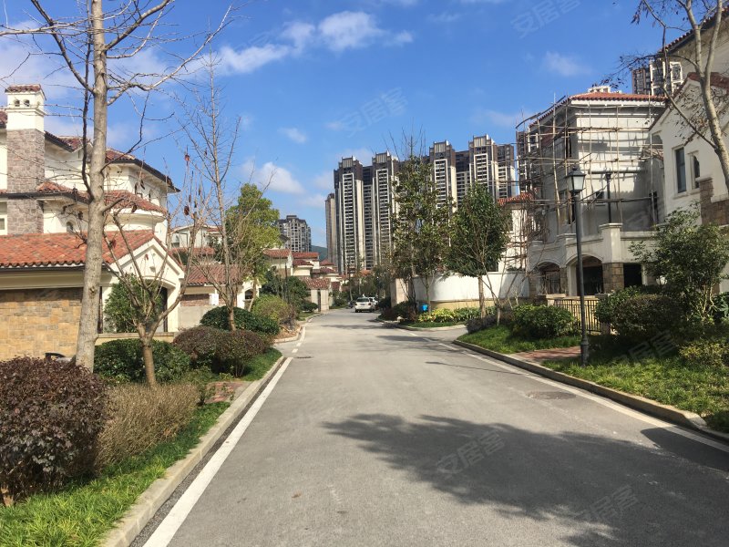 乐湾国际湖语美郡(别墅,鱼洞峡路-贵阳乐湾国际湖语美郡(别墅)二手房