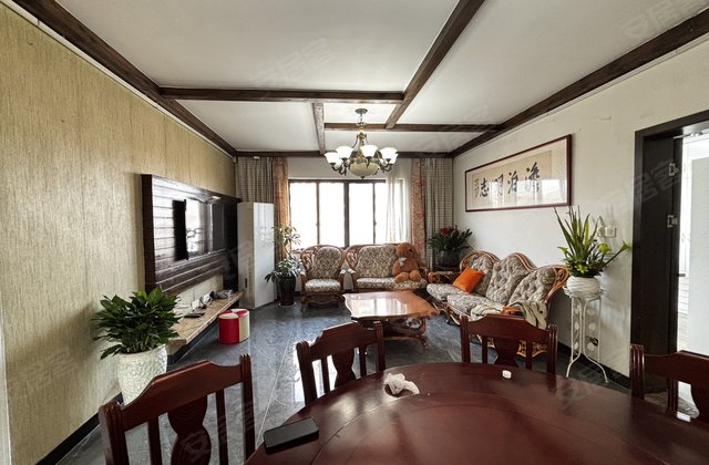 德尚华庭4室2厅141㎡176万二手房图片