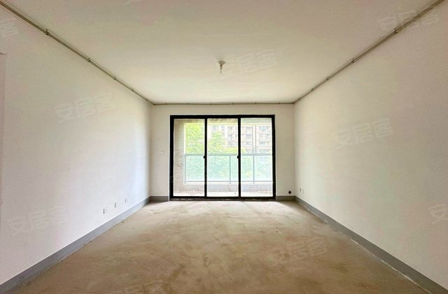 融创荣域(溪岸景园二区50-63)4室2厅145.87㎡96万二手房图片