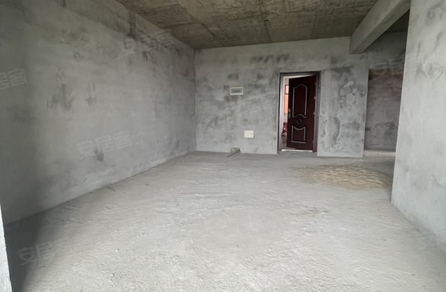 龙鹏国际3室2厅117㎡55万二手房图片