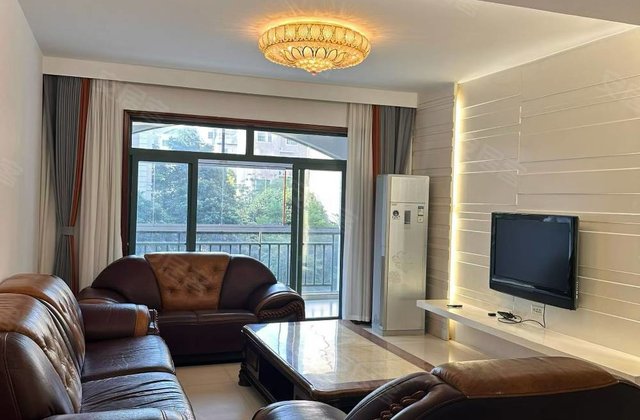 东方巴黎1期4室2厅163.3㎡65万二手房图片