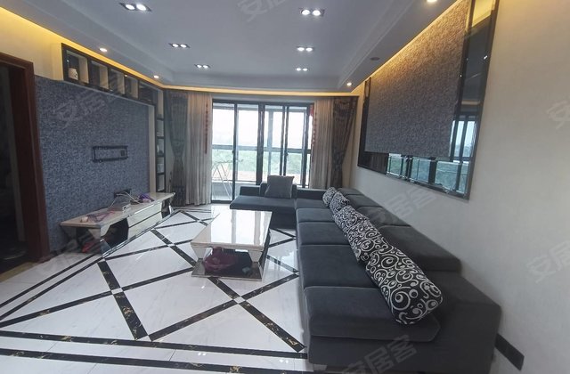 天和景园4室2厅146㎡292万二手房图片