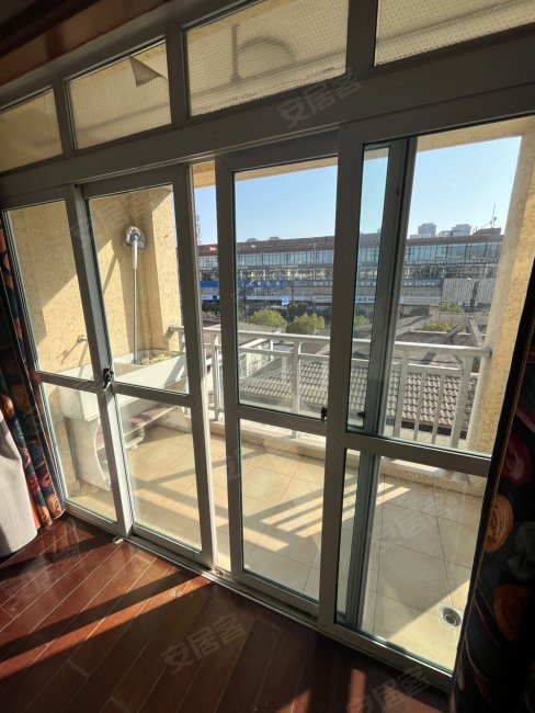 鉴湖景园小户型94方前排两室一厅书房诚心出售