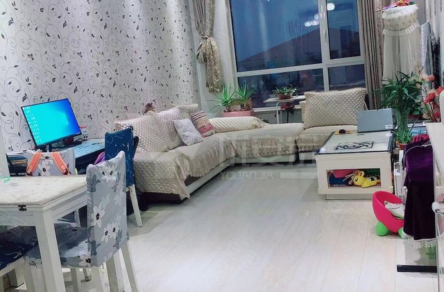 融创中央学府2室1厅90.5㎡130万二手房图片