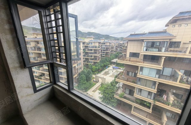湖景御翠园3室2厅95㎡54万二手房图片