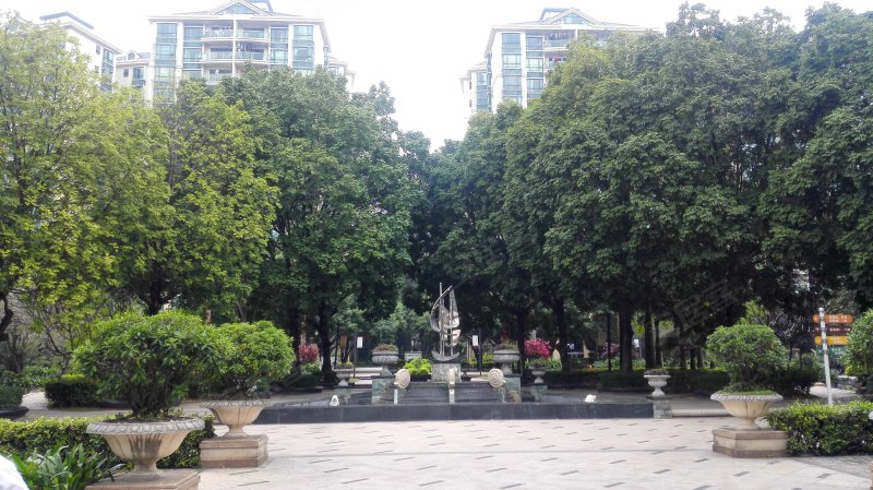 蔚蓝星湖公寓住宅