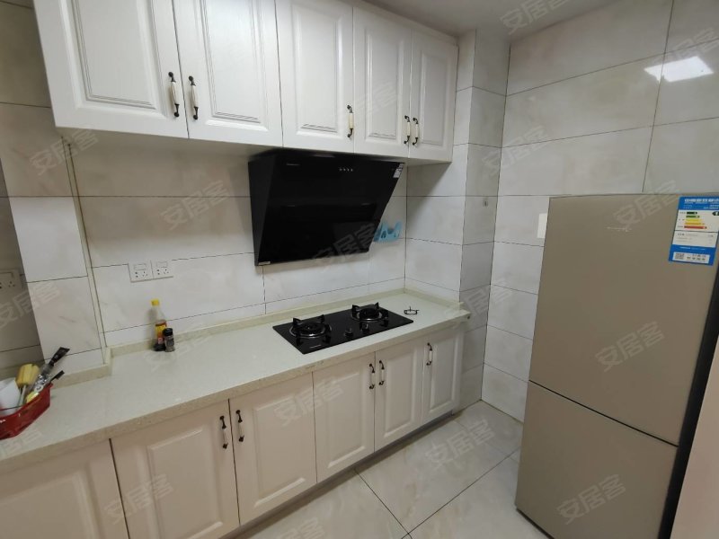 南面 排,中高层,精装修,满两年,瑞景华府二手房,130万,3室2厅,1卫,92