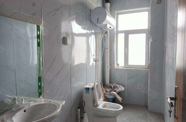 华邦博慧苑东苑3室2厅134㎡70万二手房图片