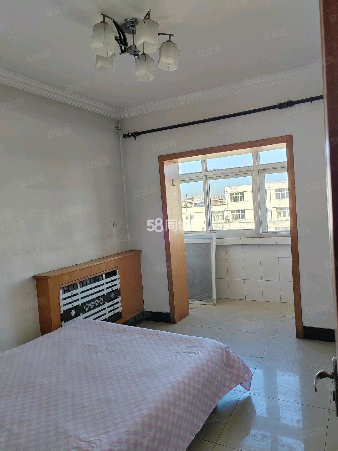 金岳商城3室2厅1卫129.65㎡南北45万