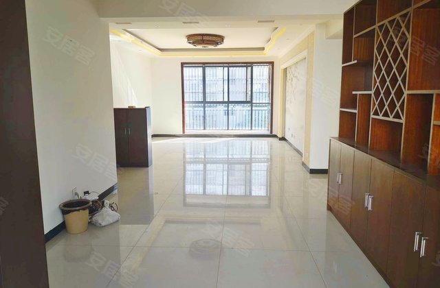 金海新区一期4室2厅154㎡90万二手房图片