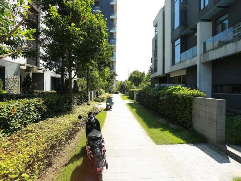 朗郡庭园(公寓住宅)