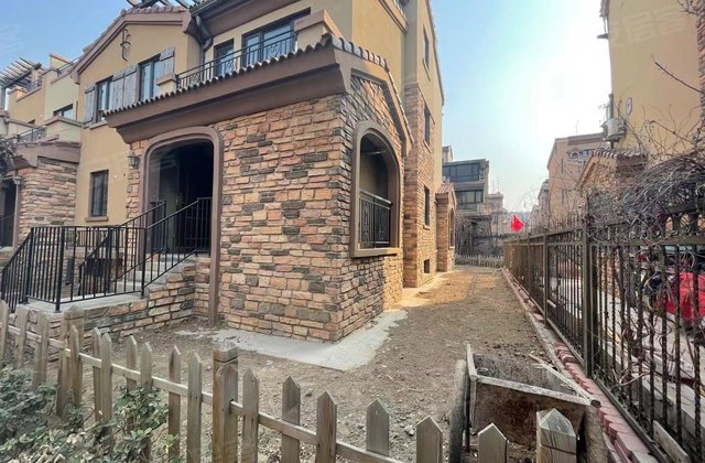 大运河孔雀城(别墅)5室2厅4卫295.13㎡南北340万