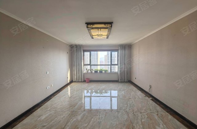 中央郡一期3室2厅114㎡105万二手房图片