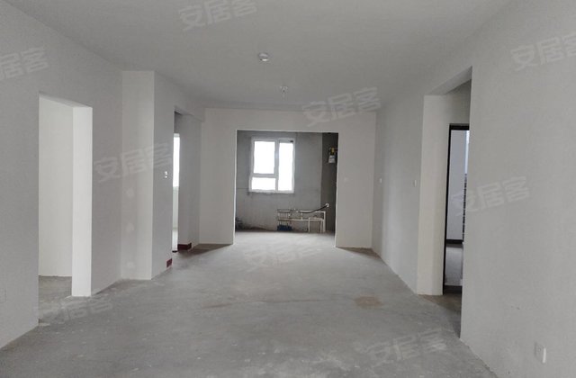 山钢龙樾3室2厅122㎡53万二手房图片