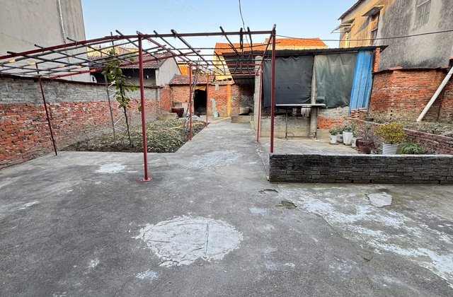 新河街二组3室2厅157㎡36万二手房图片