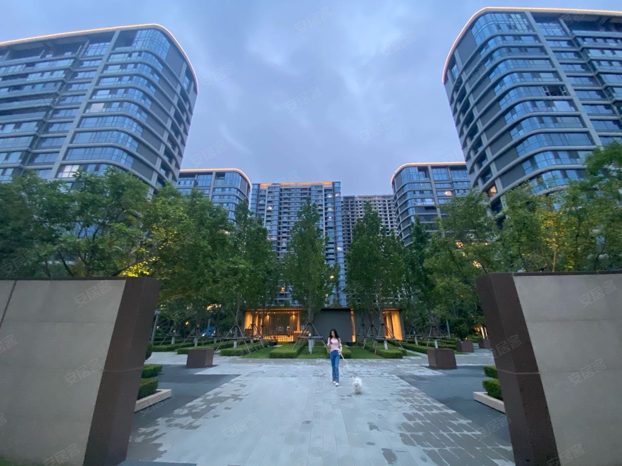 融创海逸长洲一期小高层精装修几乎未住可拎包入住诚心出售