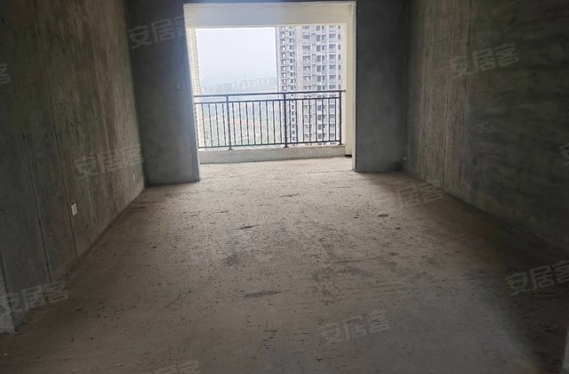 润和中央公园4室2厅131㎡56.8万二手房图片