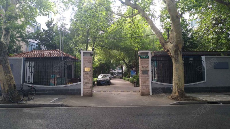 康平路100弄小区