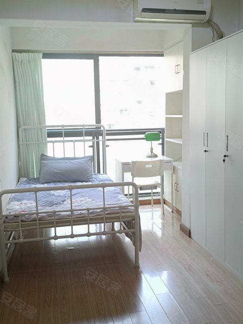 成都房产网>成都二手房>成华二手房>二仙桥二手房>罗兰小镇>488_650竖