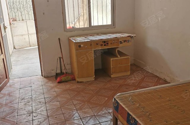 老凤凰嗉小区2室1厅68㎡34万二手房图片