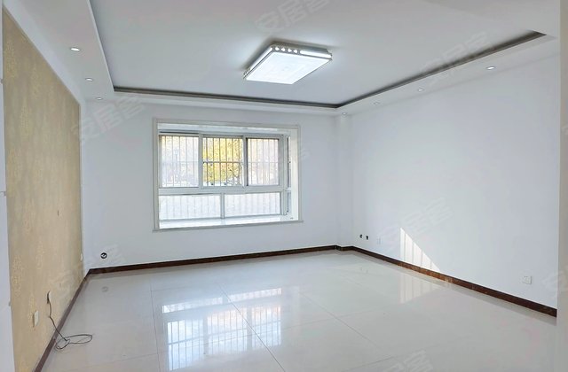 银都花园3室2厅131㎡85万二手房图片