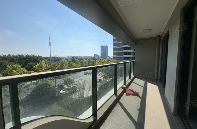 金茂御府(东区)4室2厅135㎡170万二手房图片