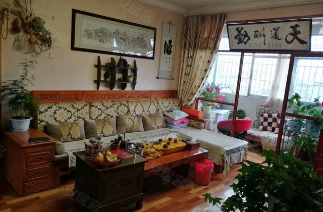 养护段小区3室2厅94.63㎡55万二手房图片