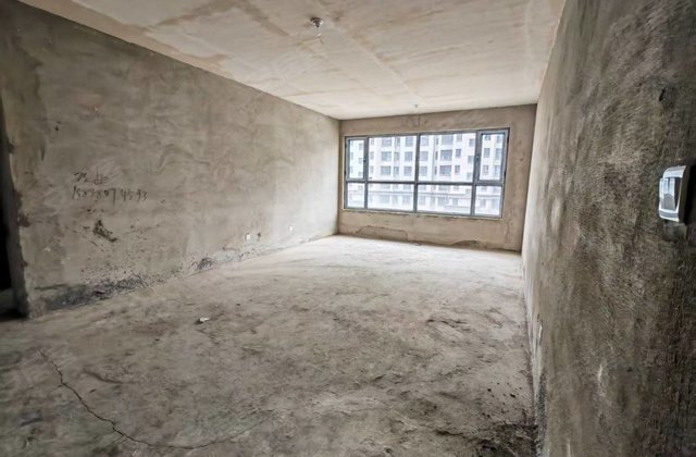 红珊郡3室2厅151㎡77万二手房图片