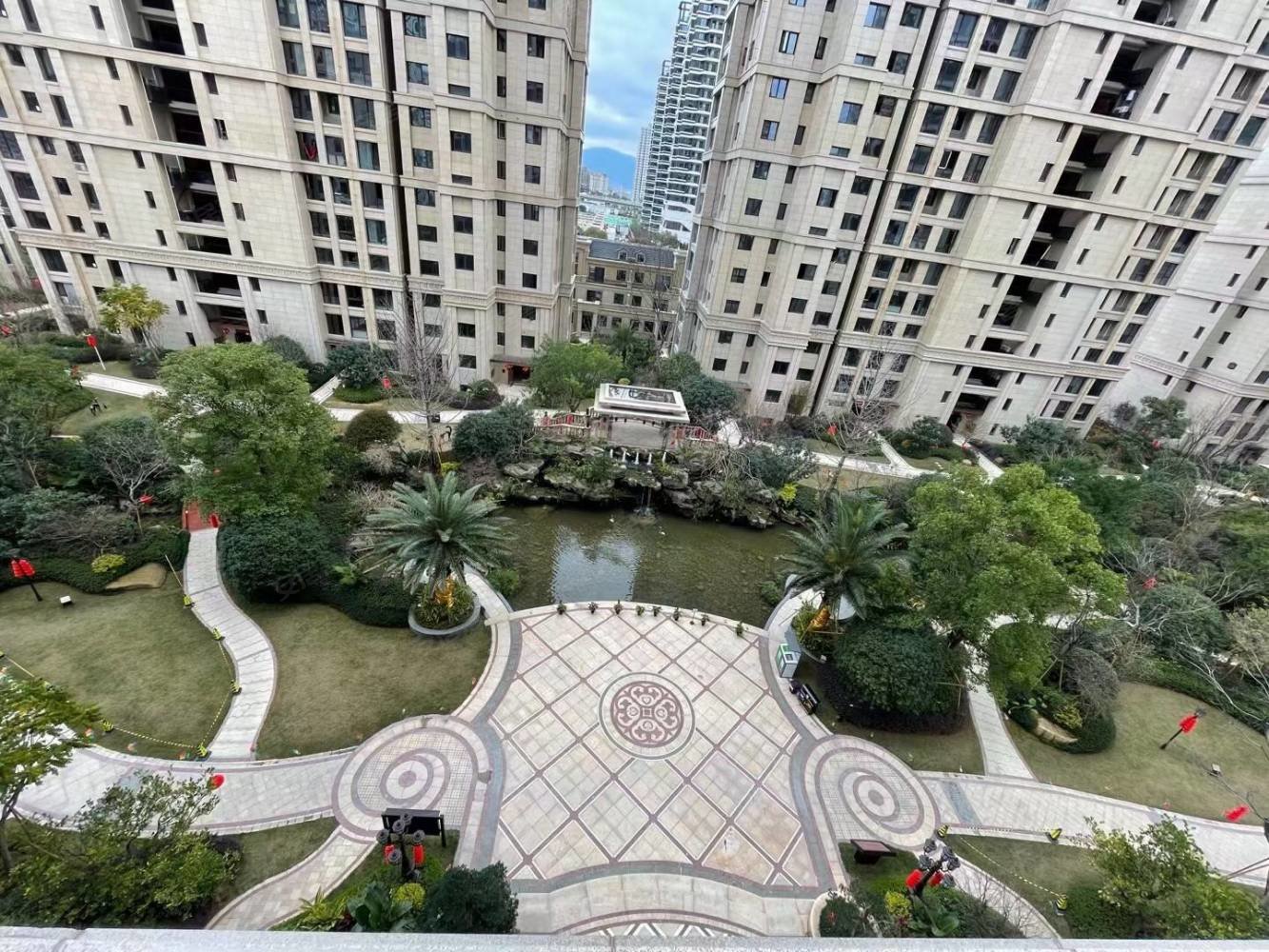 宏地温州悦府4室2厅3卫175.52㎡南715万