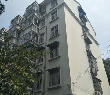 急售龙兴花园毛坯2房 中间好楼层全天采光 南北通透 诚心出售