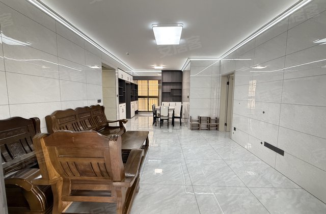 大都汇4室2厅130㎡55万二手房图片