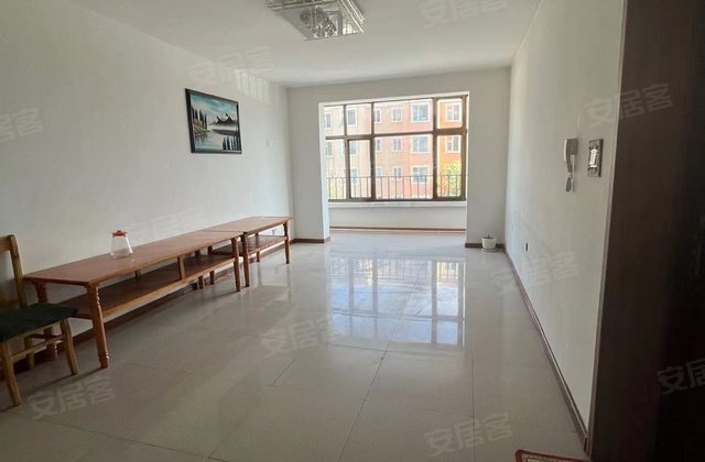 园丁小区(阿勒泰)3室2厅96㎡45万二手房图片