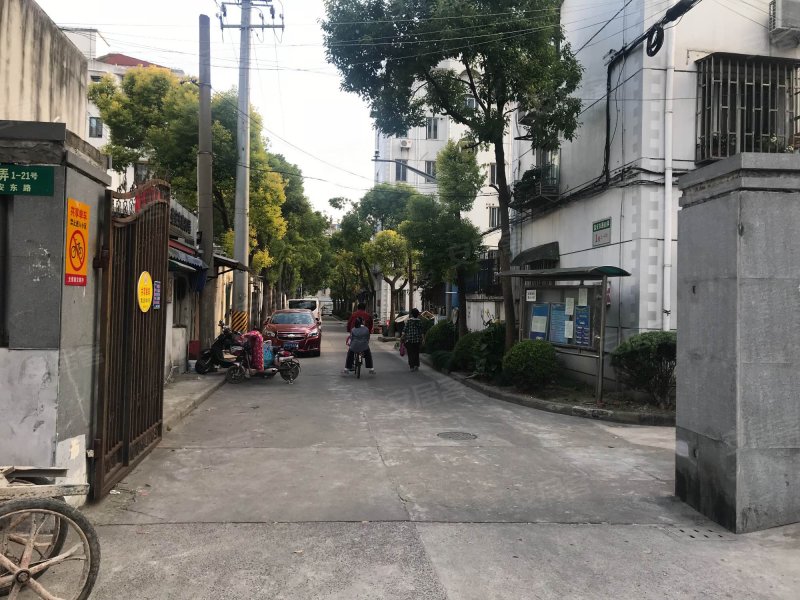 莲安东路80弄小区 
