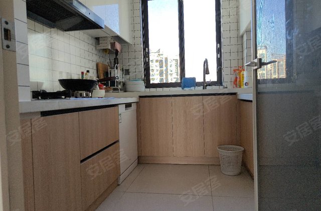 山水如画4室2厅145㎡130万二手房图片