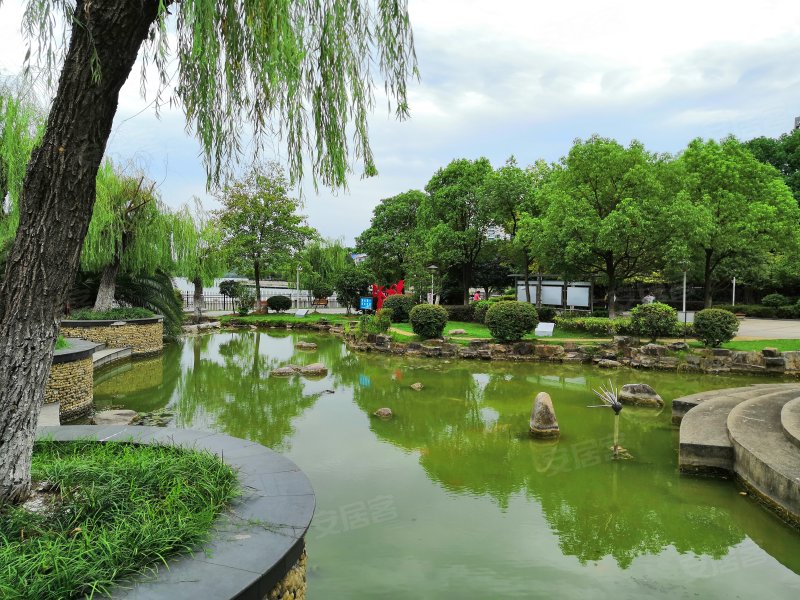 南湖山庄半岛花园