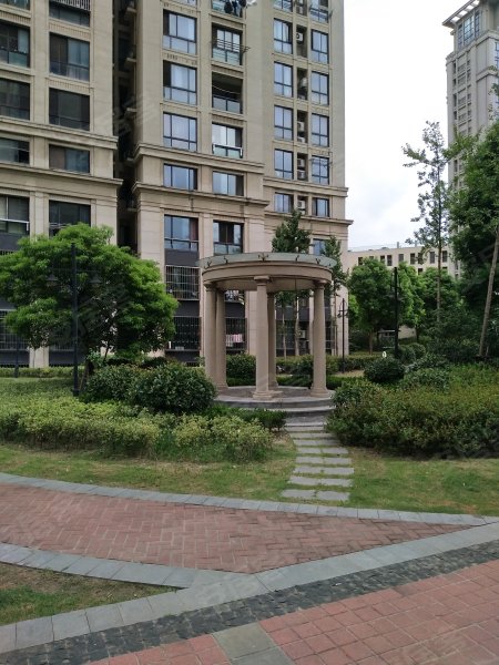 绿地昌吉名邸新里米兰公寓