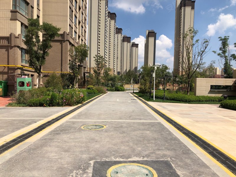 保利领秀山(公寓住宅)