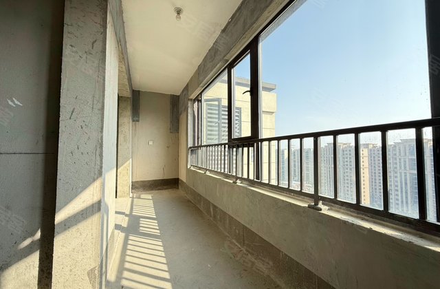 珍宝岛雍景院3室2厅120㎡71.5万二手房图片