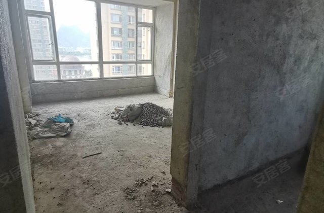 嘉年濠庭3室2厅95㎡68万二手房图片