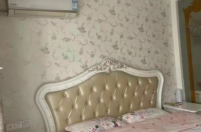 荷兰小镇东风苑1室1厅40㎡59.8万二手房图片