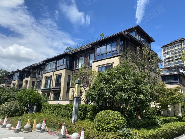 祥生群贤府和园(别墅), 超大花园, 使用面积大,双车库