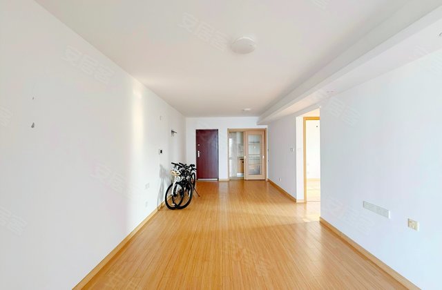 浏阳河畔 金域蓝湾 精装三房 满五唯一 朝南户型 配套齐全