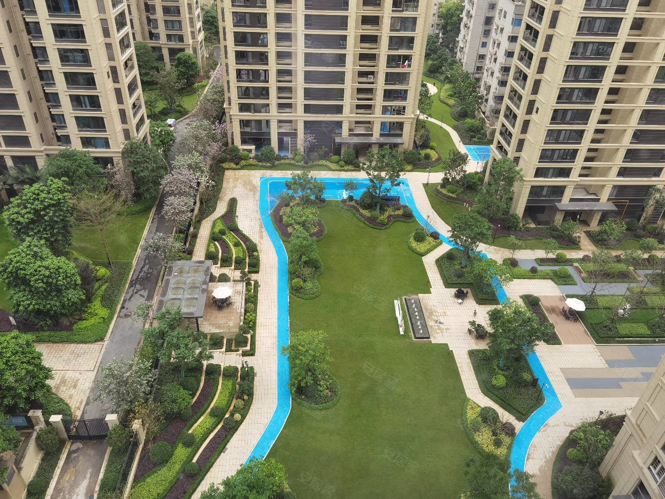 杨柳郡上白沙现房3房滨江本部对面