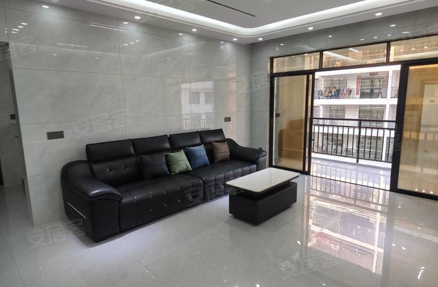 公园1号(北流) 全新精装未入住  朝南 双卫格局 带电梯