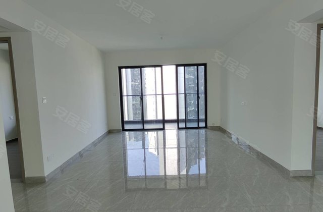 国鼎中央公园4室2厅131㎡78.8万二手房图片