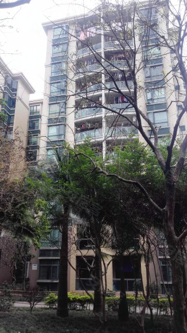 蔚蓝星湖公寓住宅