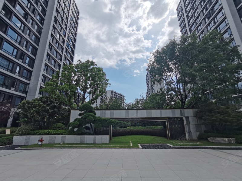 美的融信君兰江山