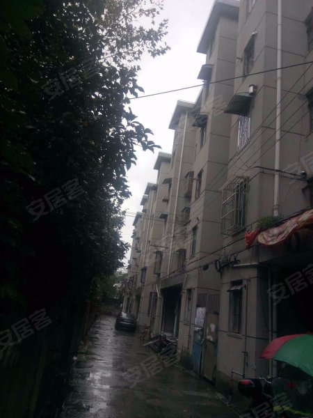 淞青路64弄小区 