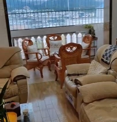 江北小区10室4厅315㎡136万二手房图片